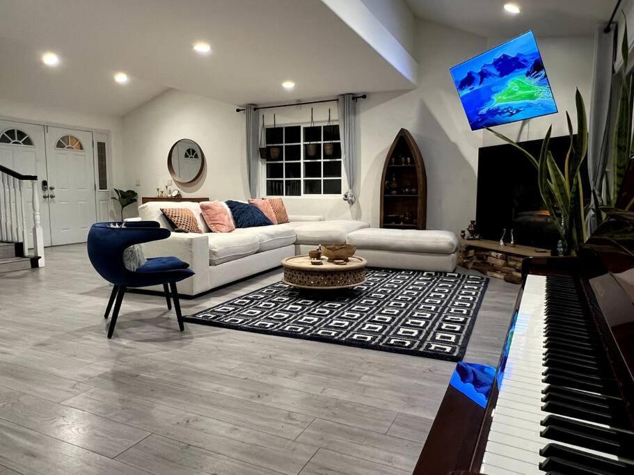 Stylish Mediterranean Villa, Pool, Jacuzzi, Hollywood & Malibu Bliss ロサンゼルス エクステリア 写真