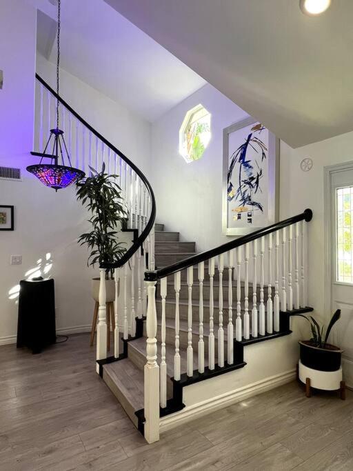 Stylish Mediterranean Villa, Pool, Jacuzzi, Hollywood & Malibu Bliss ロサンゼルス エクステリア 写真
