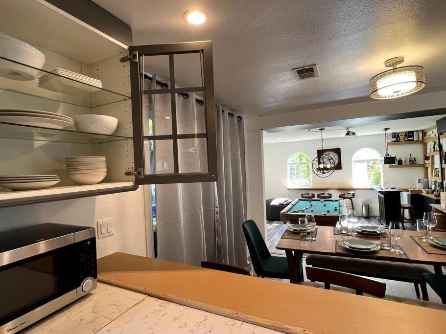 Stylish Mediterranean Villa, Pool, Jacuzzi, Hollywood & Malibu Bliss ロサンゼルス エクステリア 写真